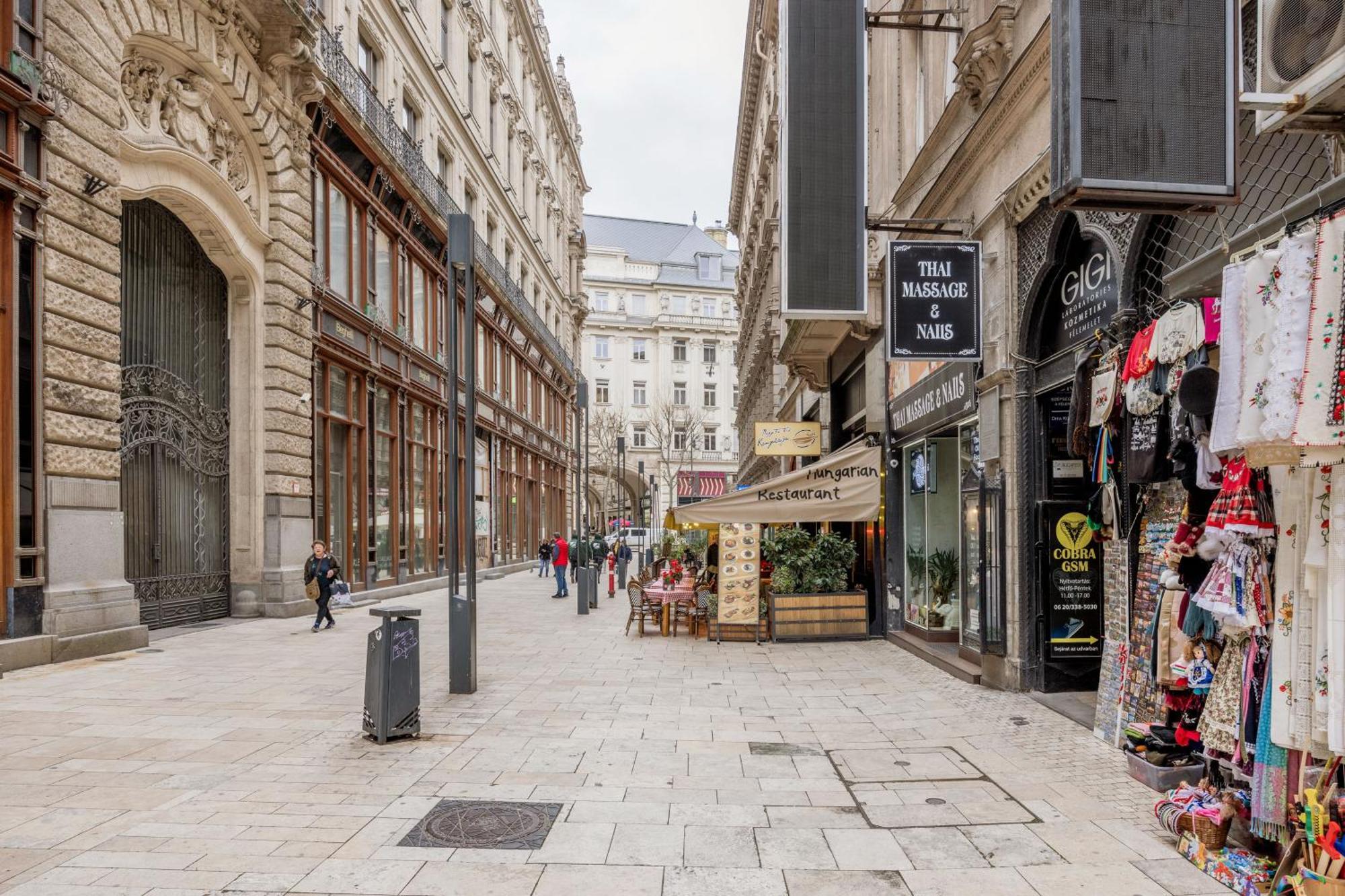 Апартаменты Urban Tranquillity By The Main Shopping Street Будапешт Экстерьер фото